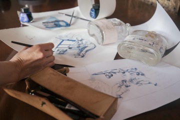 Zuzana se věnuje i citlivé komerční ilustraci. Zpracovala třeba příběh rodinné Navrátilovy Pálenice, která za dva roky oslaví 100 let