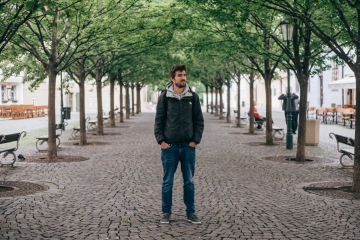 Janek Rubeš na procházce Prahou