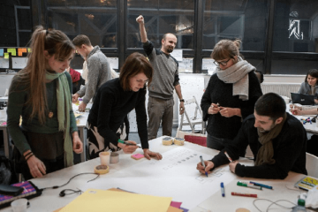 Foto: Milota Sidorová (druhá zvleva) v katowickém projektu (in)formal Cultural Actors, zdroj: @MedialabKatowice