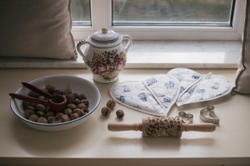 Plátěné a bavlněné utěrky, kuchyňské chňapky nebo pytlíčky na bylinky. Značka Tradice se zaměřuje třeba i na péči o domov