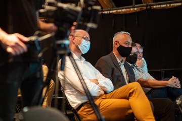 Sál navštívilo kolem dvaceti diváků. Záznam debaty eviduje dalších tisíc zhlédnutí.